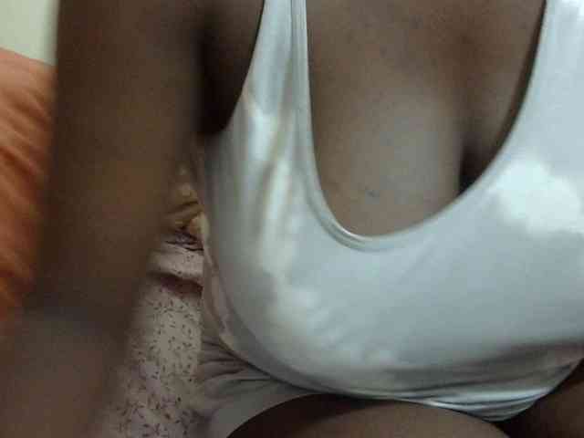 pretty-lioness webcam