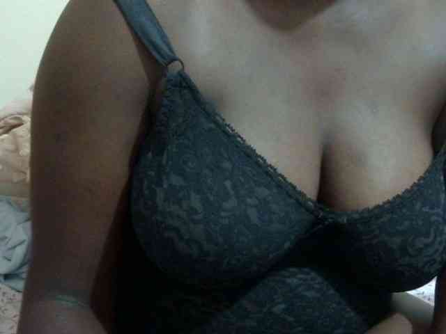 pretty-lioness webcam