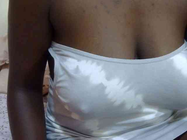 pretty-lioness's webcam live show