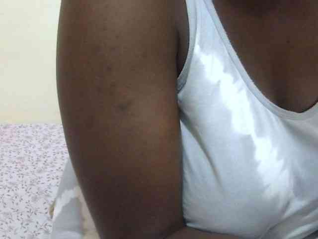 pretty-lioness webcam