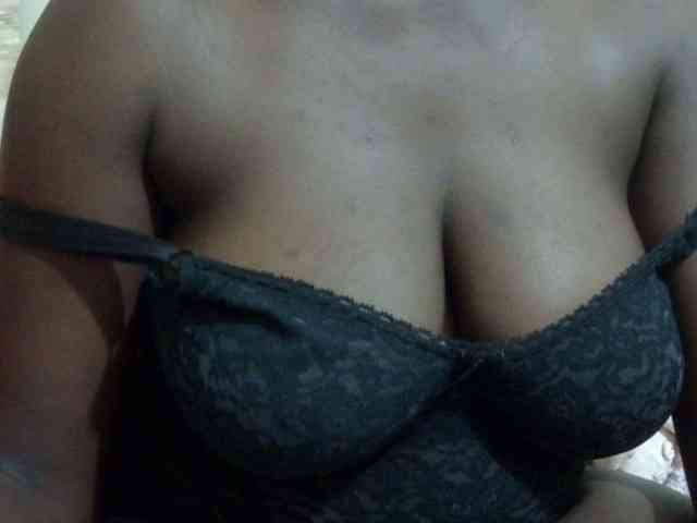 pretty-lioness webcam