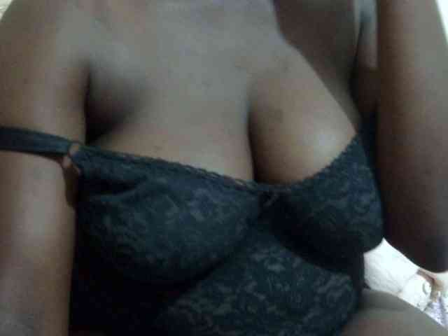 pretty-lioness webcam