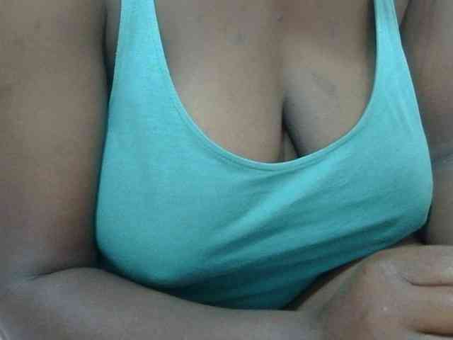 pretty-lioness webcam