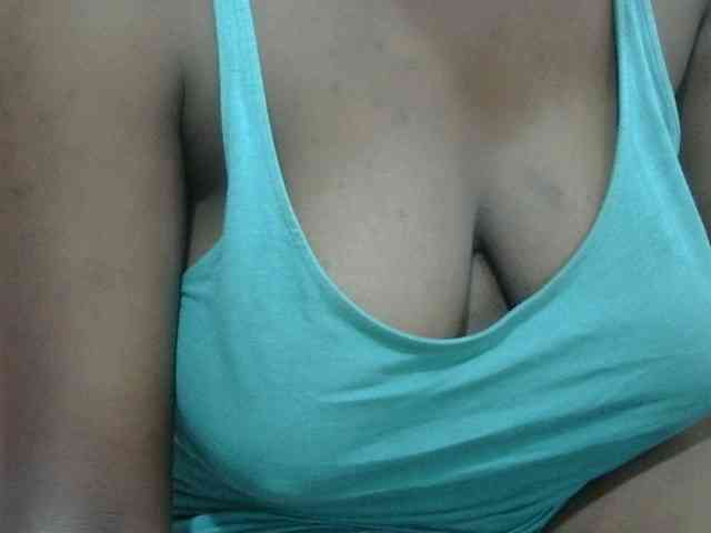 pretty-lioness webcam