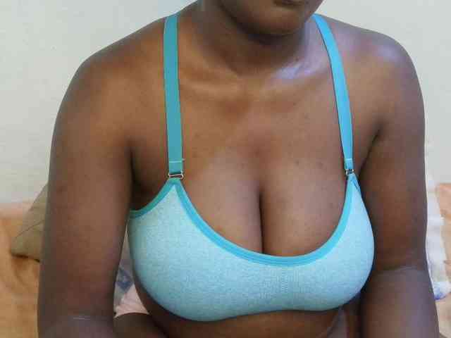 pretty-lioness webcam