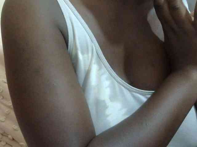 pretty-lioness webcam