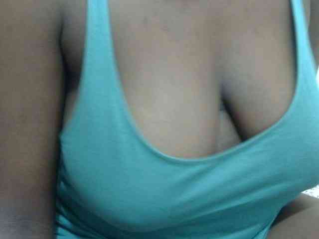 pretty-lioness webcam