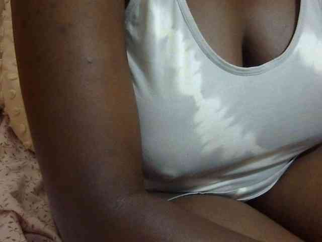 pretty-lioness webcam