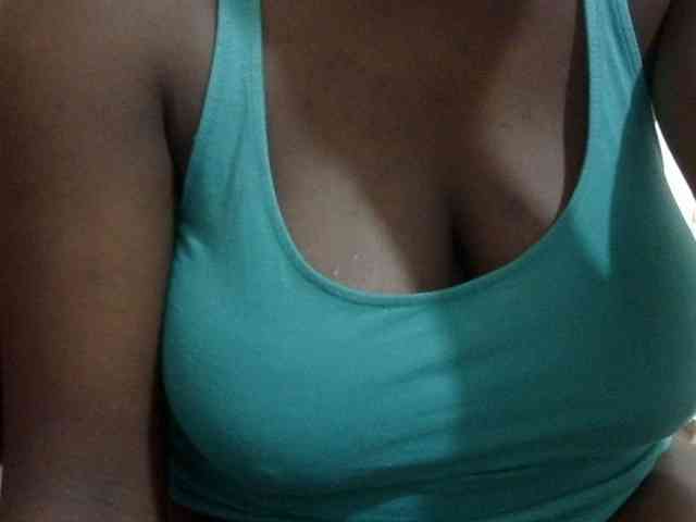 pretty-lioness webcam