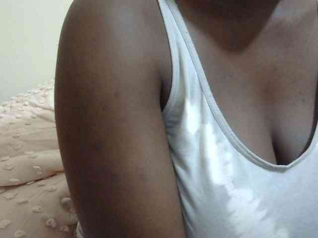 pretty-lioness webcam