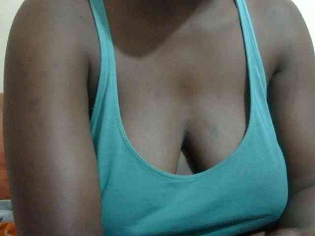 pretty-lioness webcam