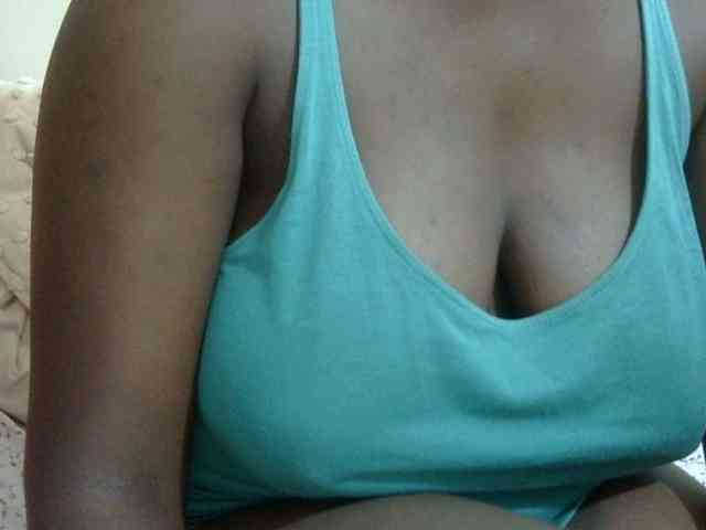 pretty-lioness webcam