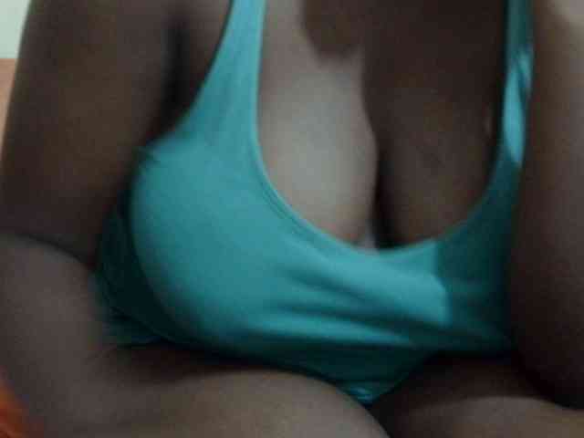 pretty-lioness webcam