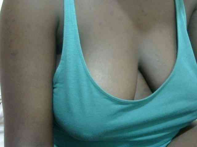 pretty-lioness webcam