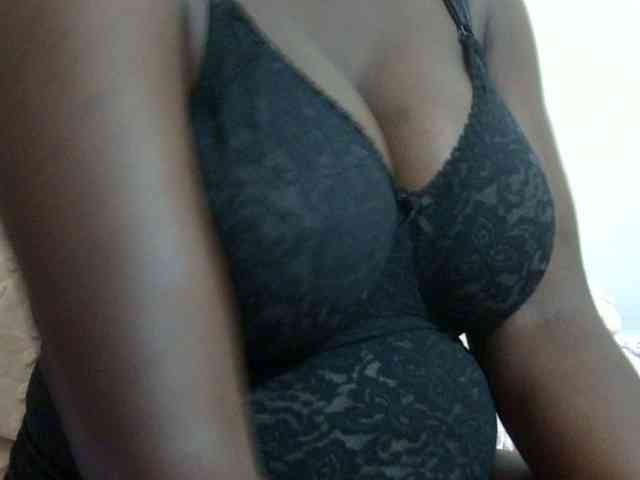 pretty-lioness webcam