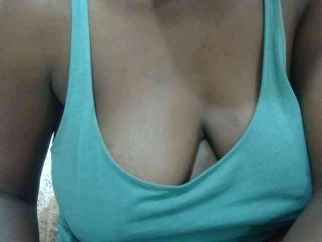 pretty-lioness webcam