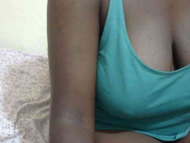 pretty-lioness webcam