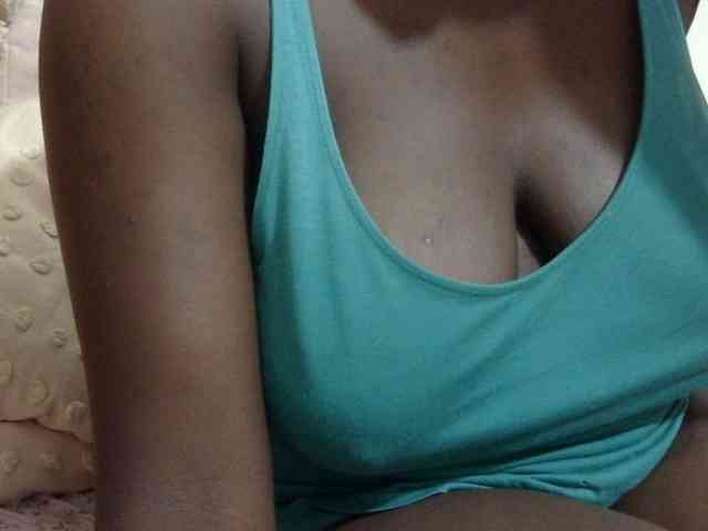 pretty-lioness webcam