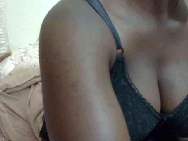 pretty-lioness webcam