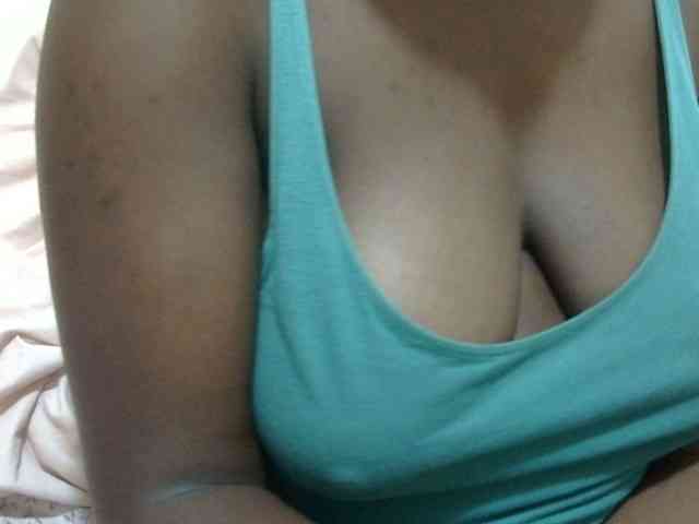 pretty-lioness webcam