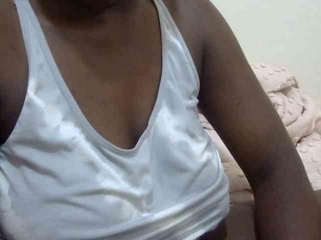 pretty-lioness webcam