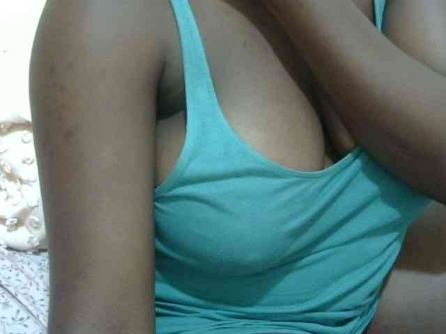 pretty-lioness webcam