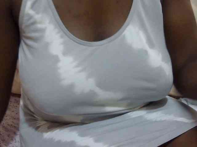 pretty-lioness webcam