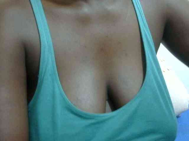 pretty-lioness webcam