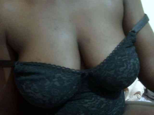 pretty-lioness webcam