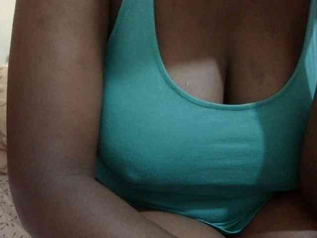 pretty-lioness webcam