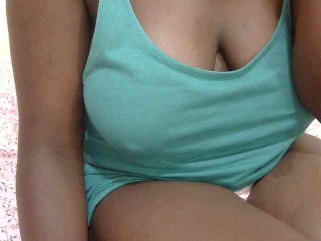 pretty-lioness webcam