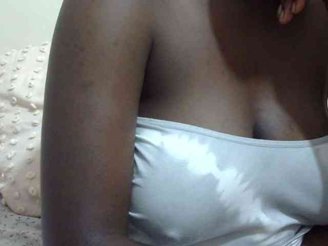 pretty-lioness webcam