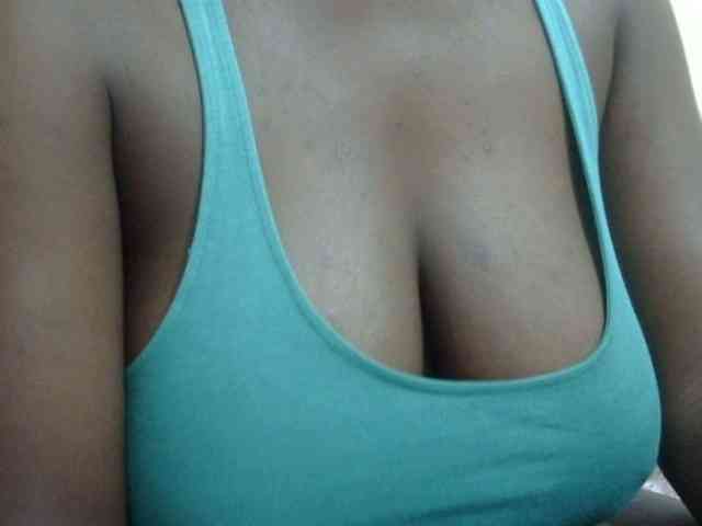 pretty-lioness webcam