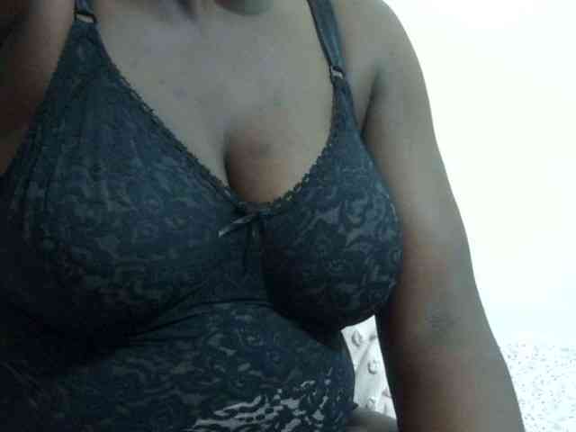 pretty-lioness webcam