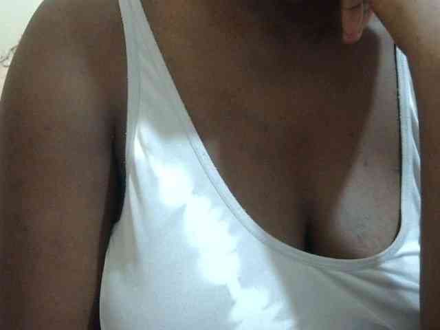 pretty-lioness webcam