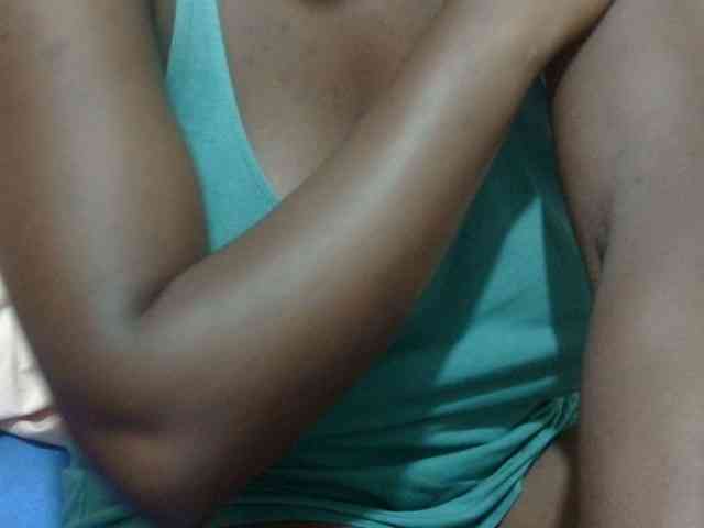 pretty-lioness webcam