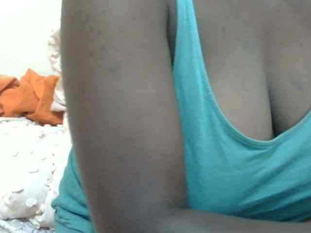 pretty-lioness webcam