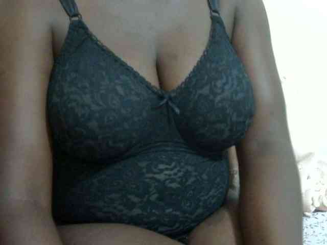 pretty-lioness webcam