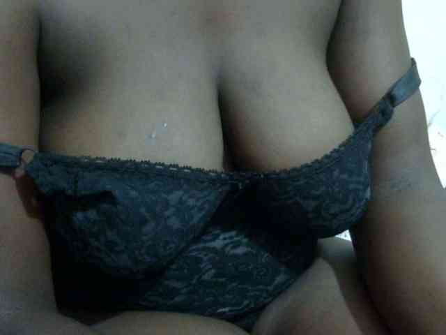 pretty-lioness webcam