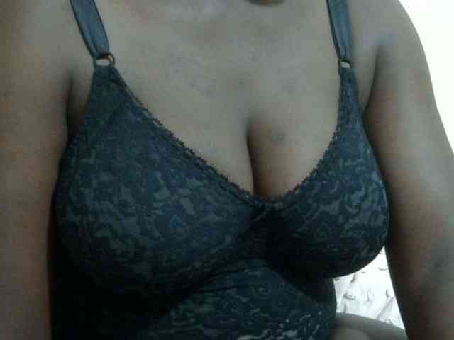 pretty-lioness webcam