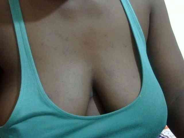 pretty-lioness webcam