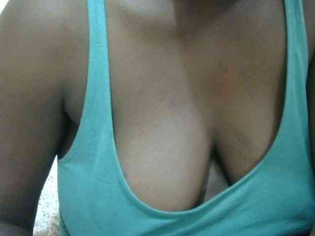 pretty-lioness webcam