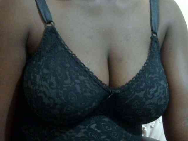 pretty-lioness webcam