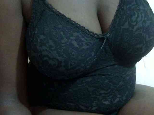 pretty-lioness webcam