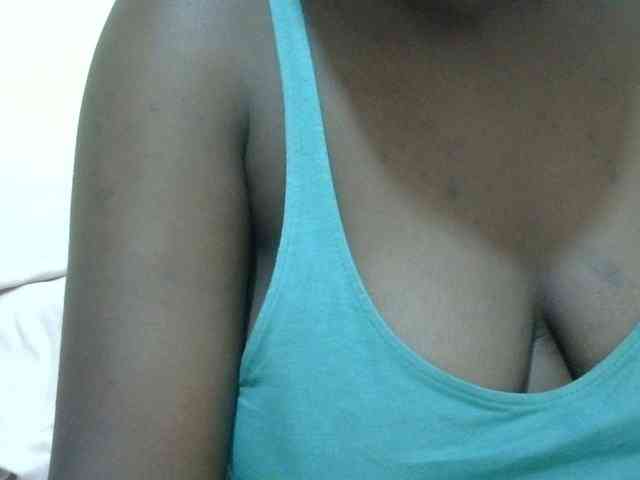 pretty-lioness webcam