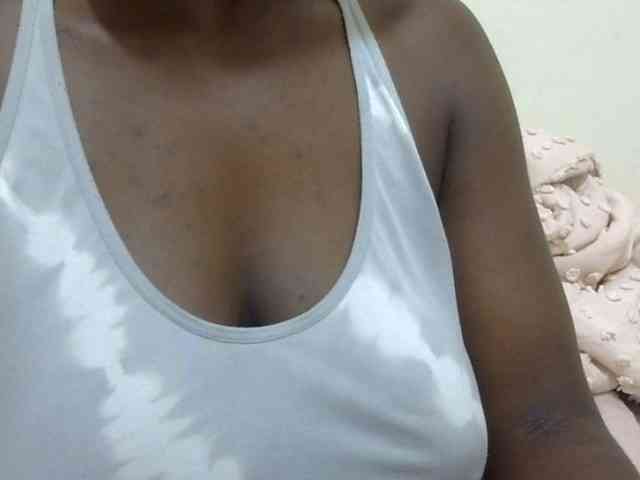 pretty-lioness webcam