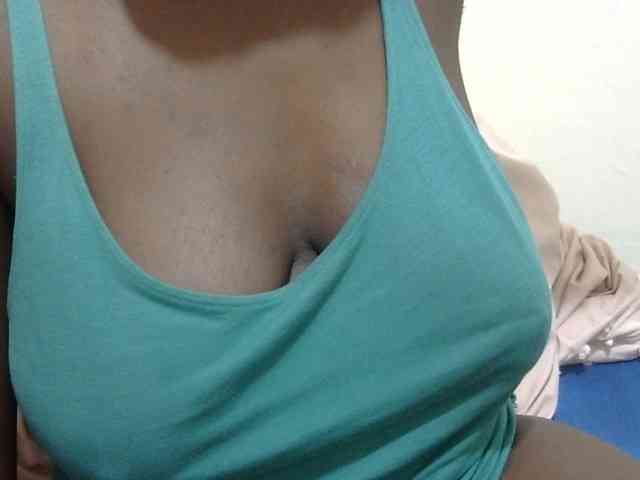 pretty-lioness webcam