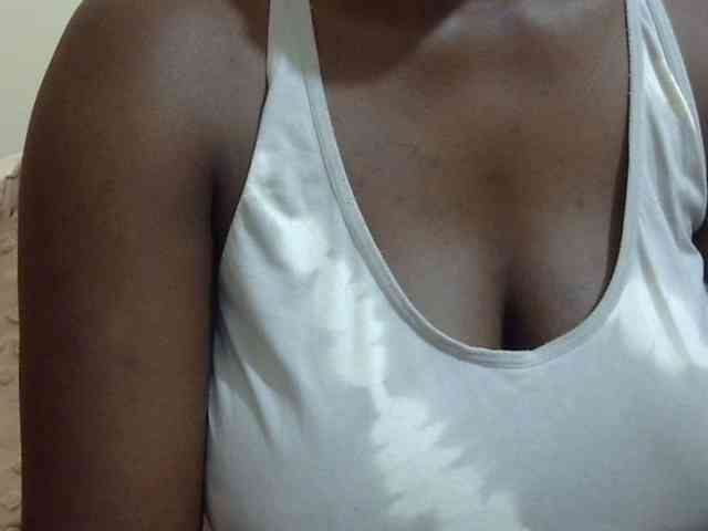 pretty-lioness webcam