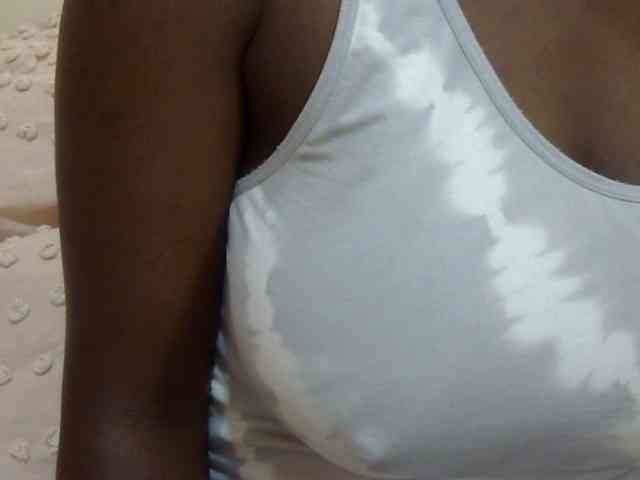 pretty-lioness webcam