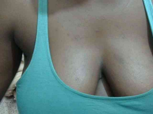 pretty-lioness webcam